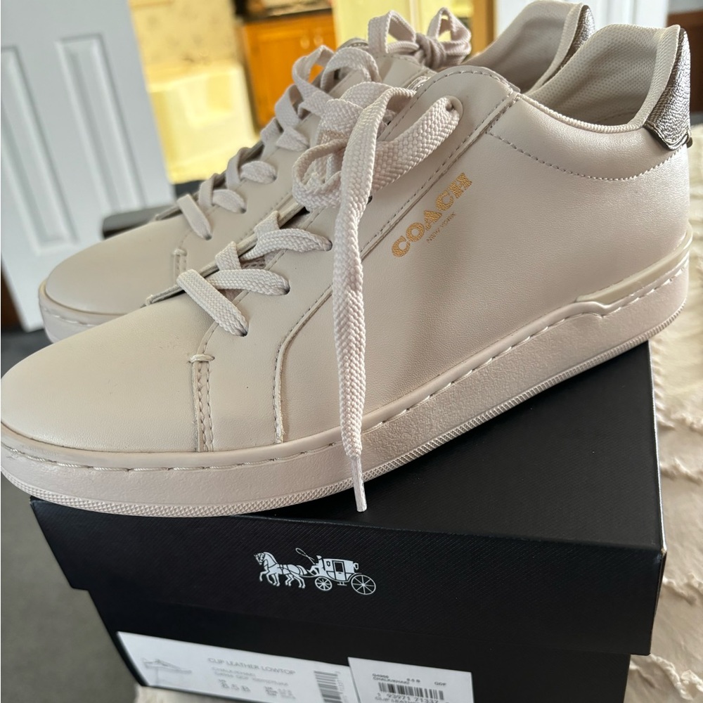 Coach leather low top(Brand New)